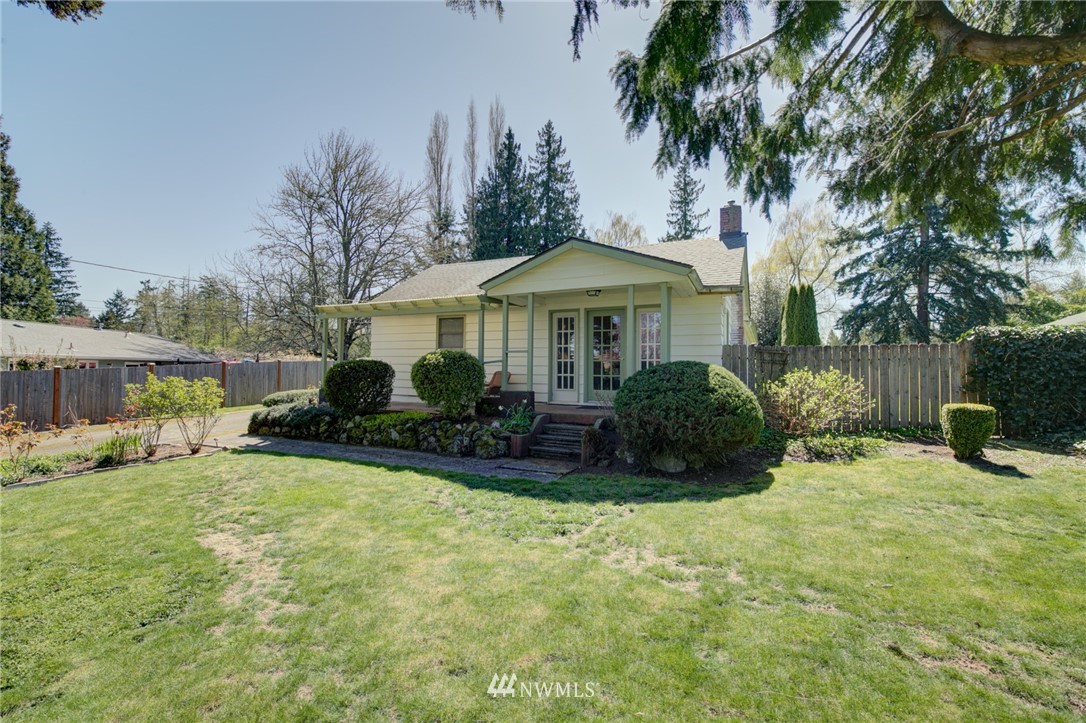 3210 Russet Road Brier, WA 98036 - Photo 1 of 40 Gallery Image 1