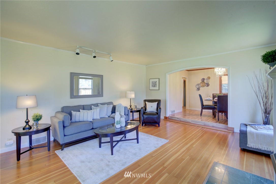 3210 Russet Road Brier, WA 98036 - Photo 11 of 40 Gallery Image 11