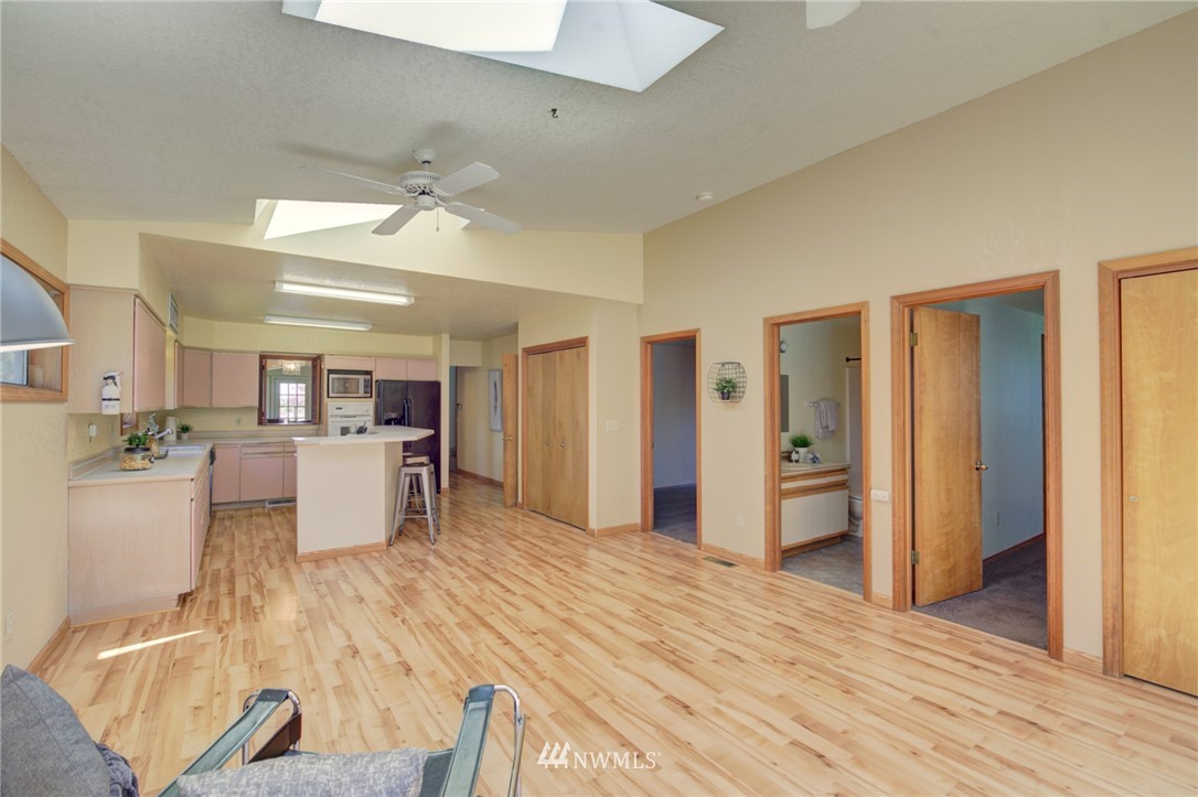 3210 Russet Road Brier, WA 98036 - Photo 19 of 40 Gallery Image 19