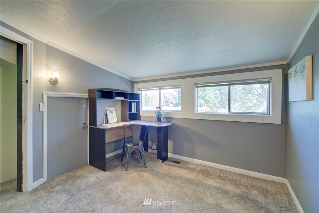 3210 Russet Road Brier, WA 98036 - Photo 27 of 40 Gallery Image 27