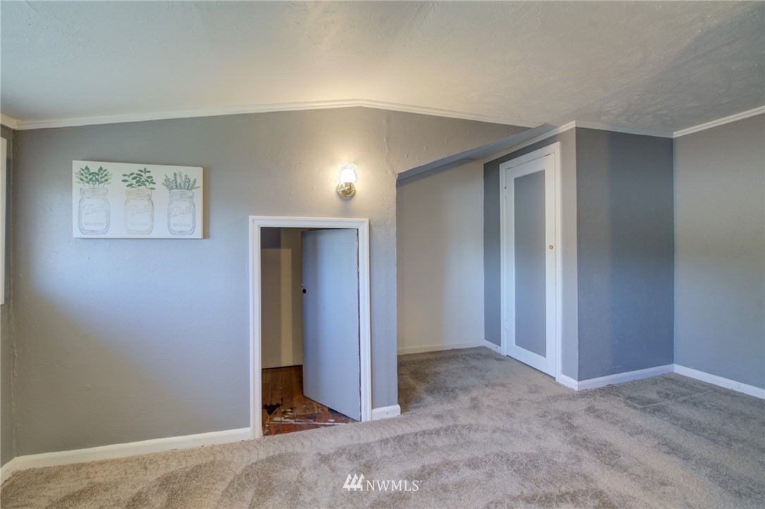 3210 Russet Road Brier, WA 98036 - Photo 28 of 40 Gallery Image 28