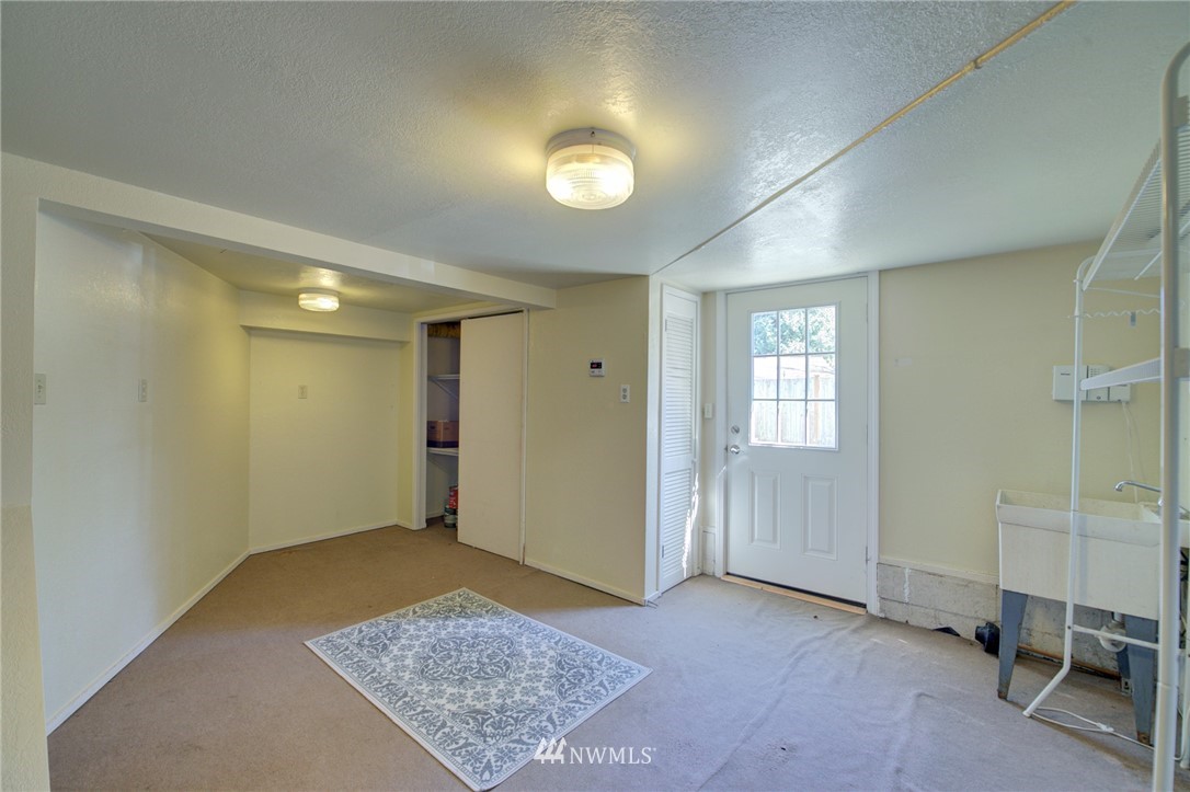 3210 Russet Road Brier, WA 98036 - Photo 29 of 40 Gallery Image 29