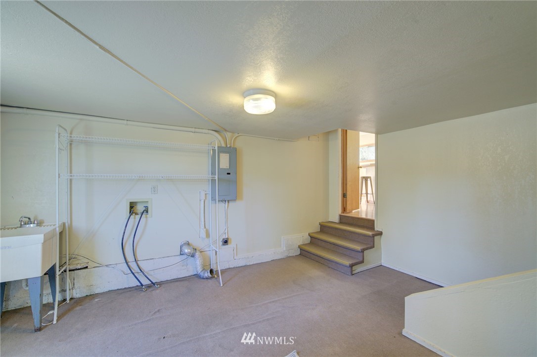 3210 Russet Road Brier, WA 98036 - Photo 30 of 40 Gallery Image 30
