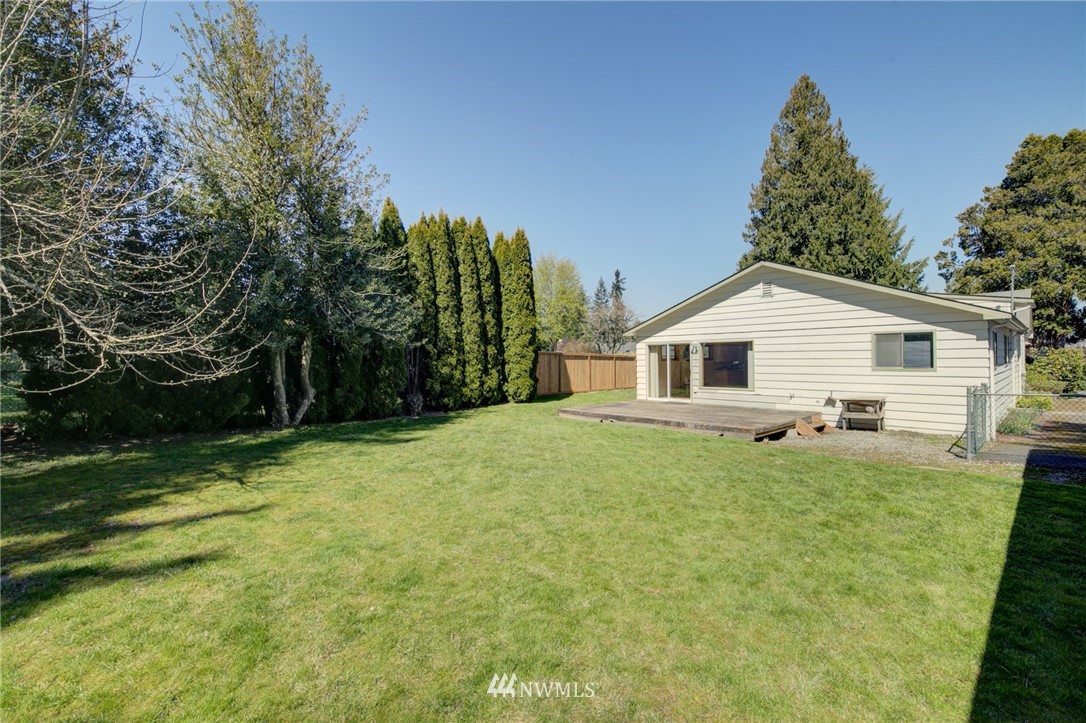 3210 Russet Road Brier, WA 98036 - Photo 35 of 40 Gallery Image 35