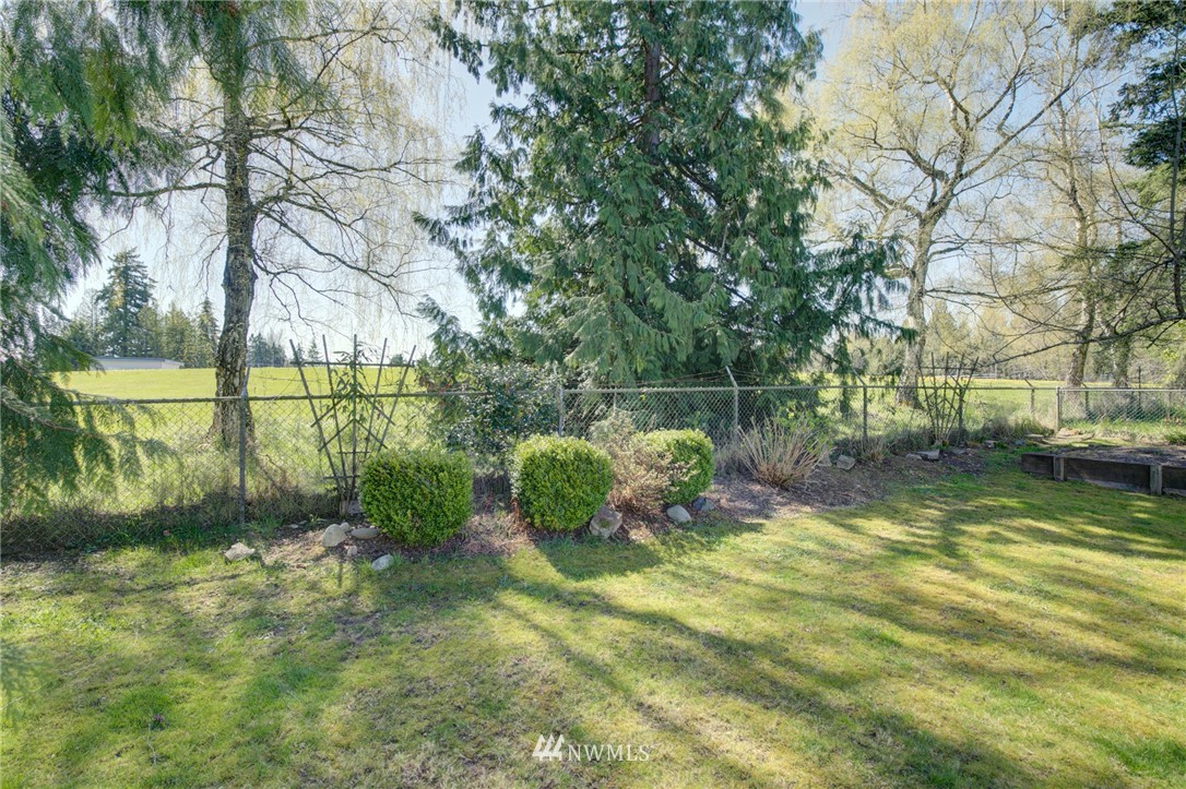 3210 Russet Road Brier, WA 98036 - Photo 36 of 40 Gallery Image 36