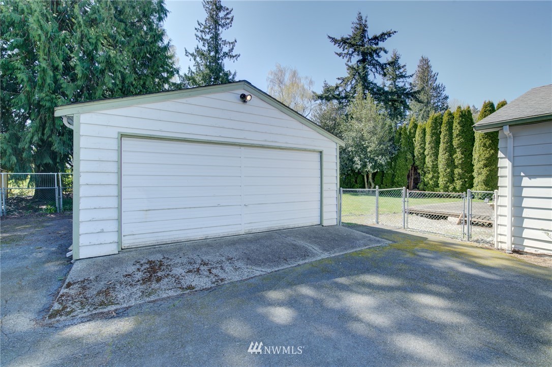 3210 Russet Road Brier, WA 98036 - Photo 37 of 40 Gallery Image 37