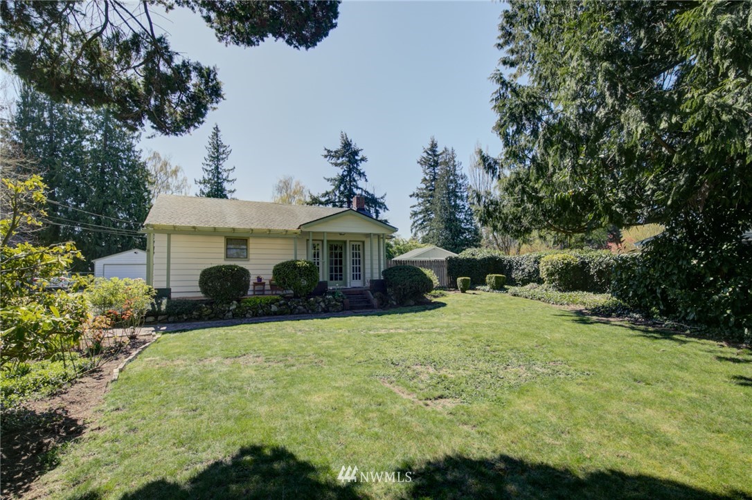 3210 Russet Road Brier, WA 98036 - Photo 5 of 40 Gallery Image 5