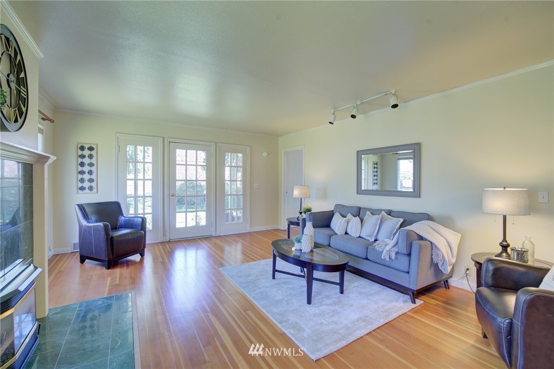 3210 Russet Road Brier, WA 98036 - Photo 9 of 40 Gallery Image 9
