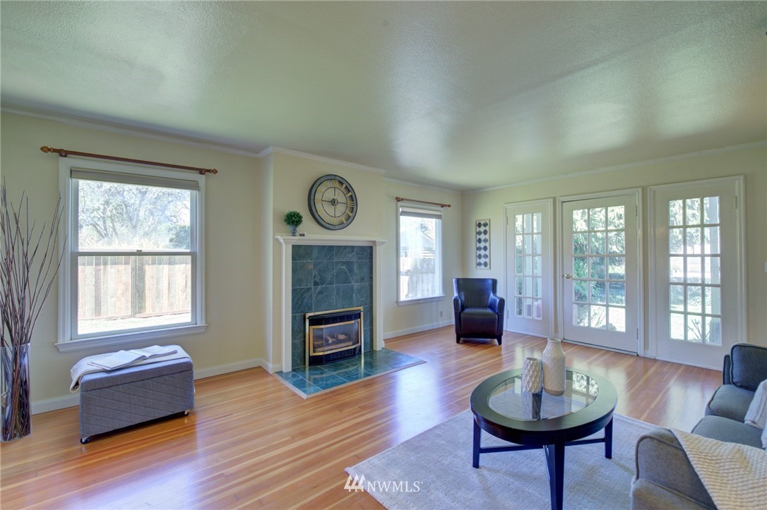 3210 Russet Road Brier, WA 98036 - Photo 10 of 40 Gallery Image 10