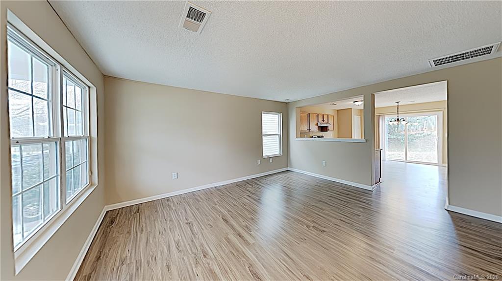 5927 Raisin Tree Lane Charlotte, NC 28215 - Photo 2 of 15 Gallery Image 2