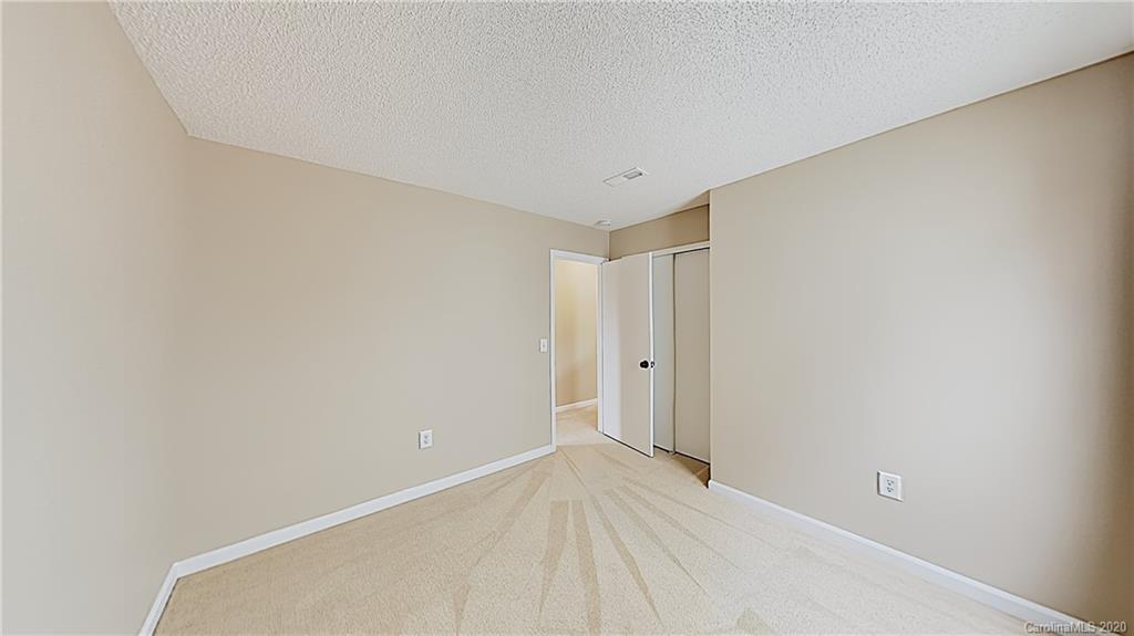 5927 Raisin Tree Lane Charlotte, NC 28215 - Photo 11 of 15 Gallery Image 11