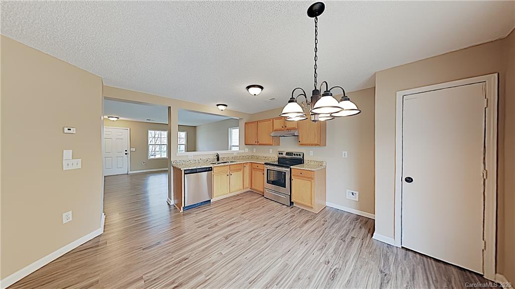 5927 Raisin Tree Lane Charlotte, NC 28215 - Photo 4 of 15 Gallery Image 4