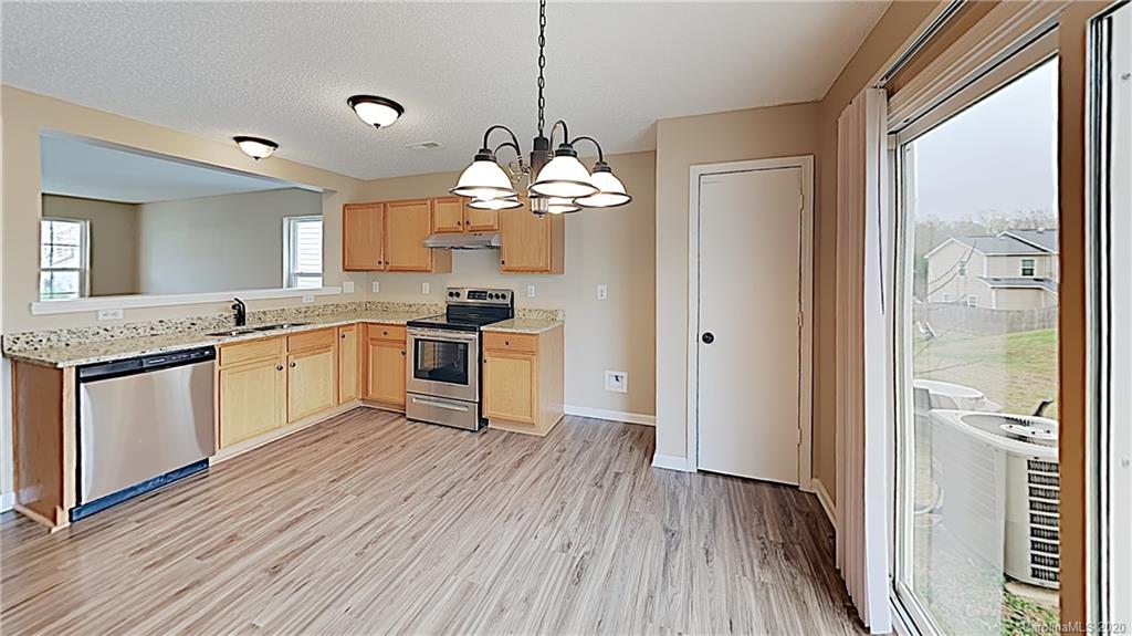 5927 Raisin Tree Lane Charlotte, NC 28215 - Photo 5 of 15 Gallery Image 5