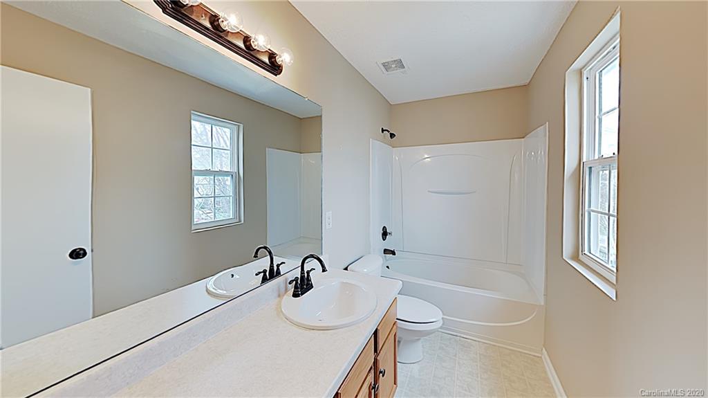 5927 Raisin Tree Lane Charlotte, NC 28215 - Photo 8 of 15 Gallery Image 8