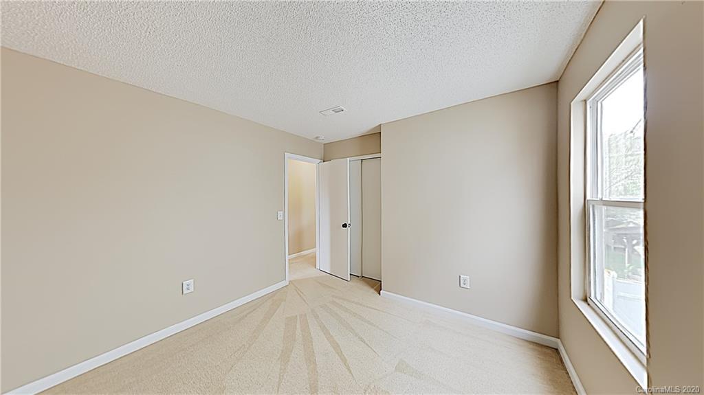5927 Raisin Tree Lane Charlotte, NC 28215 - Photo 10 of 15 Gallery Image 10