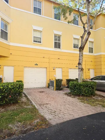 $2,300 | 3803 Shoma Drive, Royal Palm Beach, FL 33414