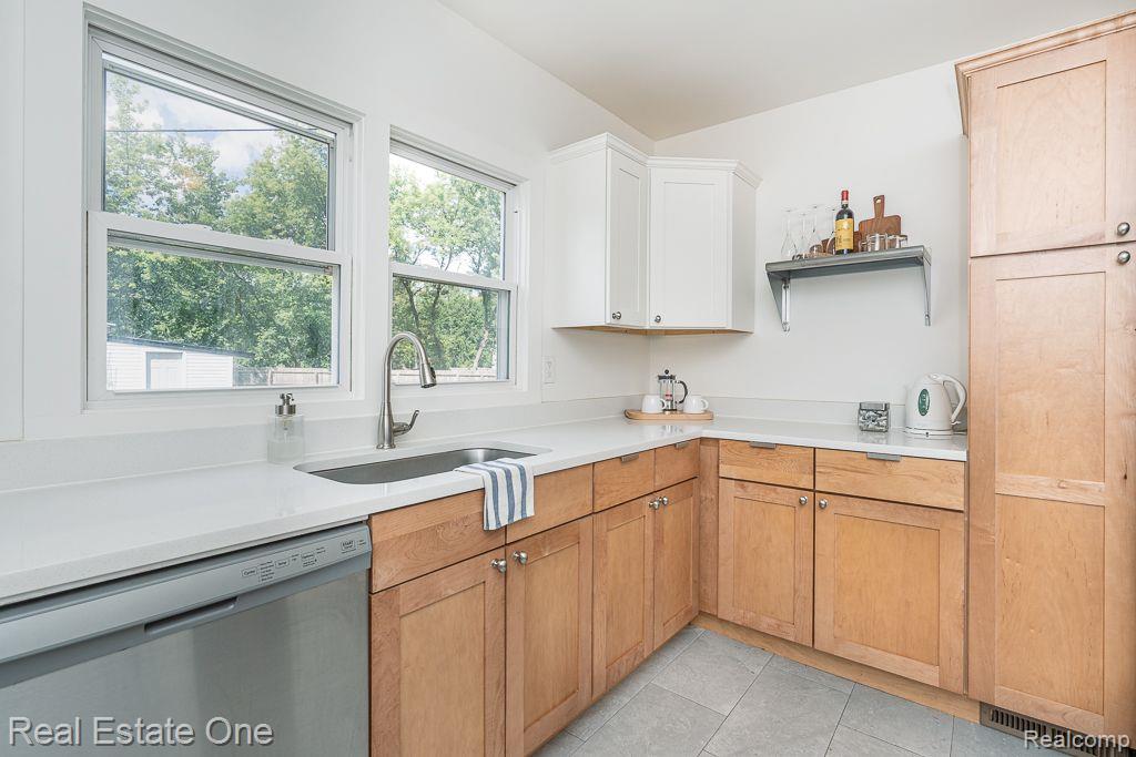 2392 West Auburn Road Rochester, MI 48309 - Photo 10 of 20