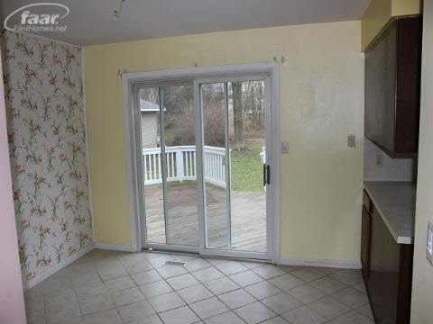 1152 Ransom Drive Flint, MI 48507 - Photo 14 of 26 20353862-13.JPG