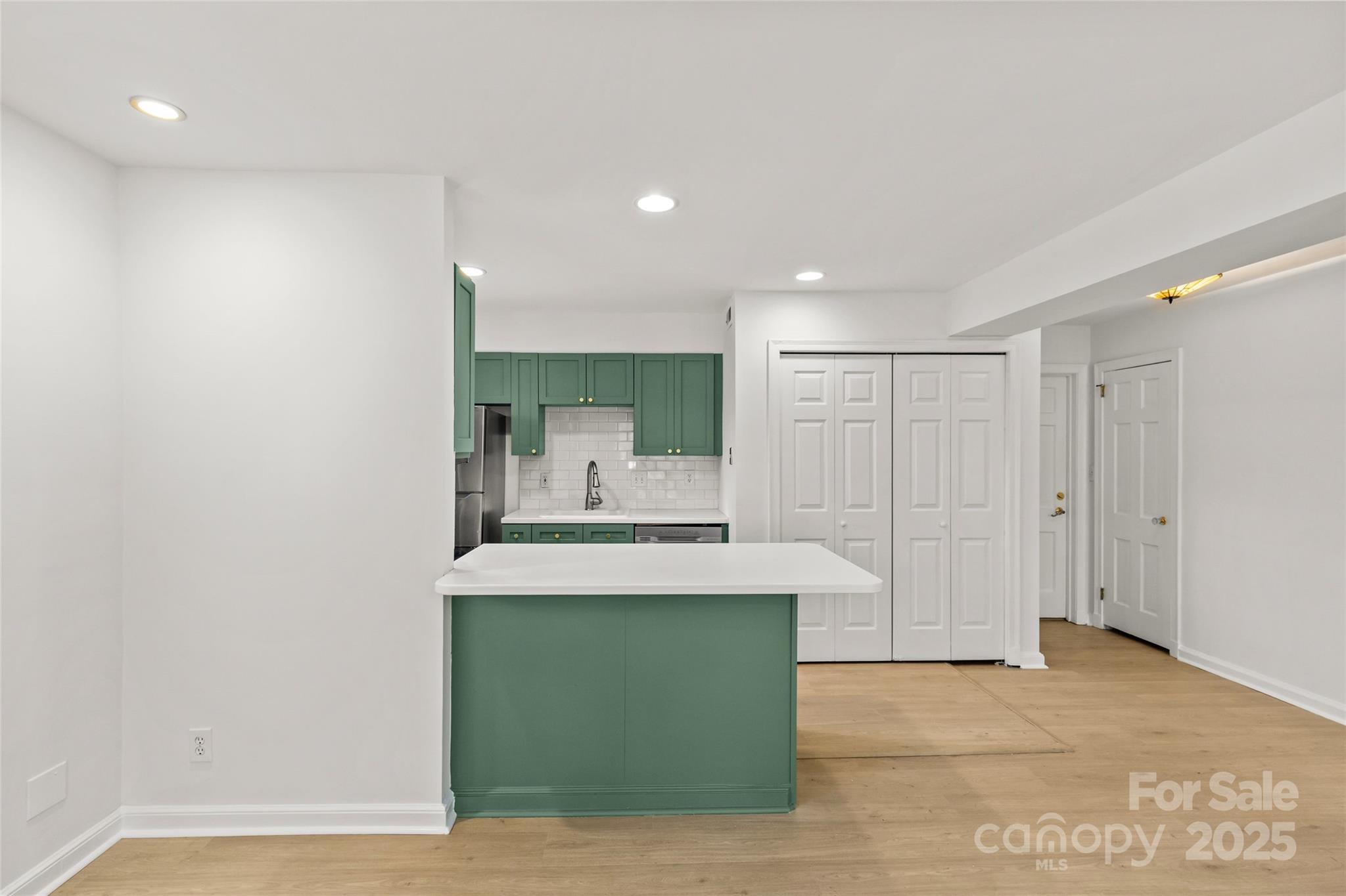 108 Colville Road, Unit 21B Charlotte, NC 28207 - Photo 13 of 46 Gallery Image 13