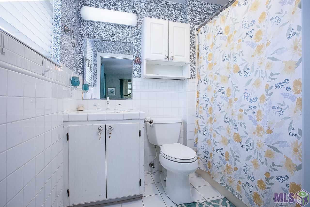 1245 Rodney Drive Baton Rouge, LA 70808 - Photo 12 of 13 master bathroom