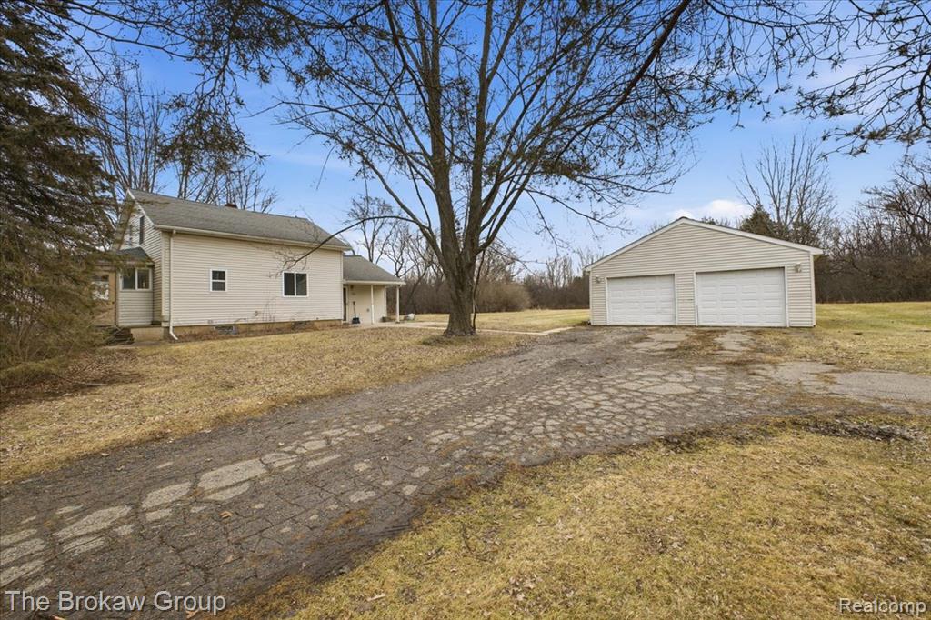 4340 North Webster Road Flushing, MI 48433 - Photo 4 of 47