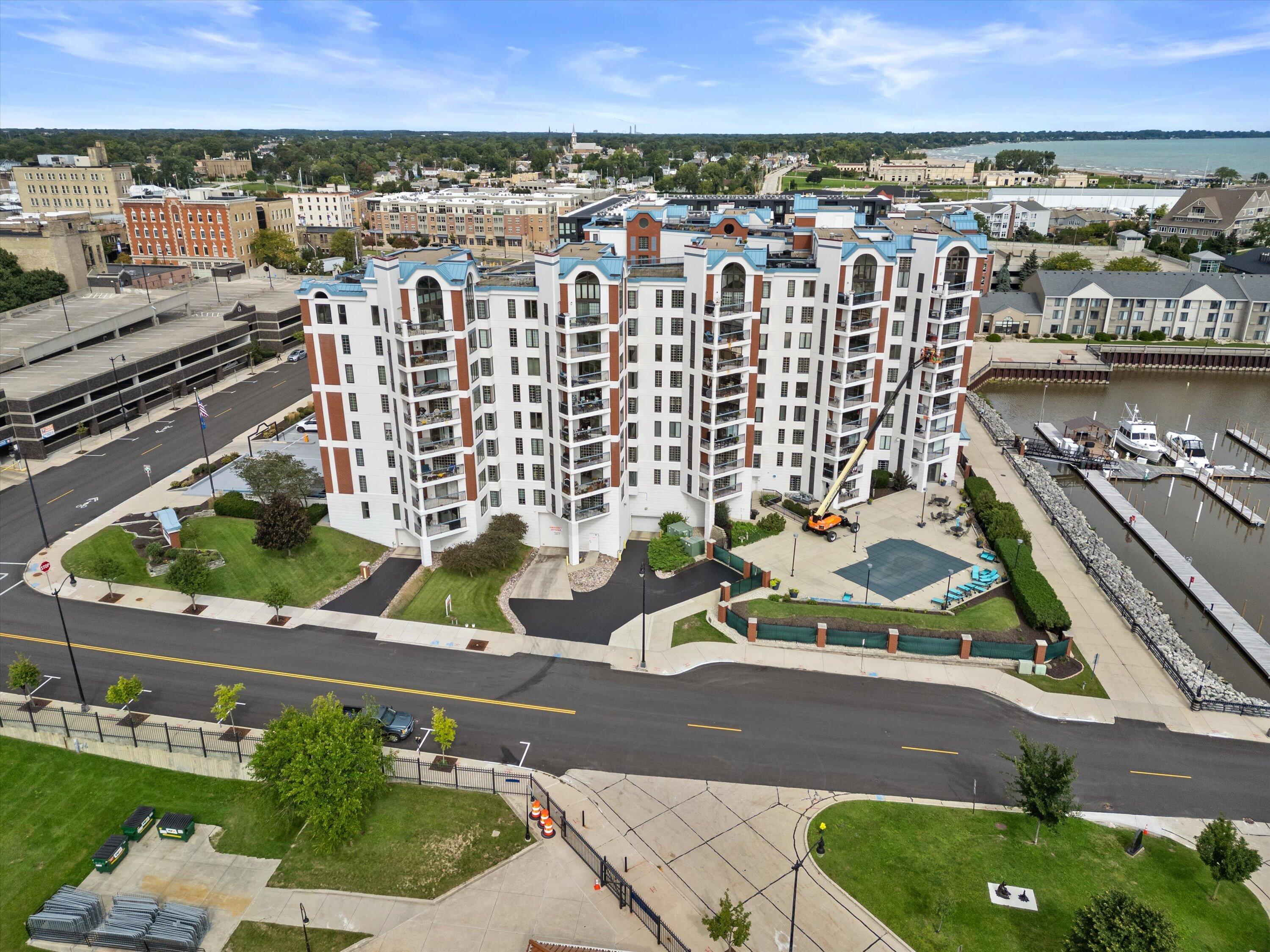 333 Lake Avenue, Unit 807 Racine, WI 53403 - Photo 52 of 57 22-DJI_0034