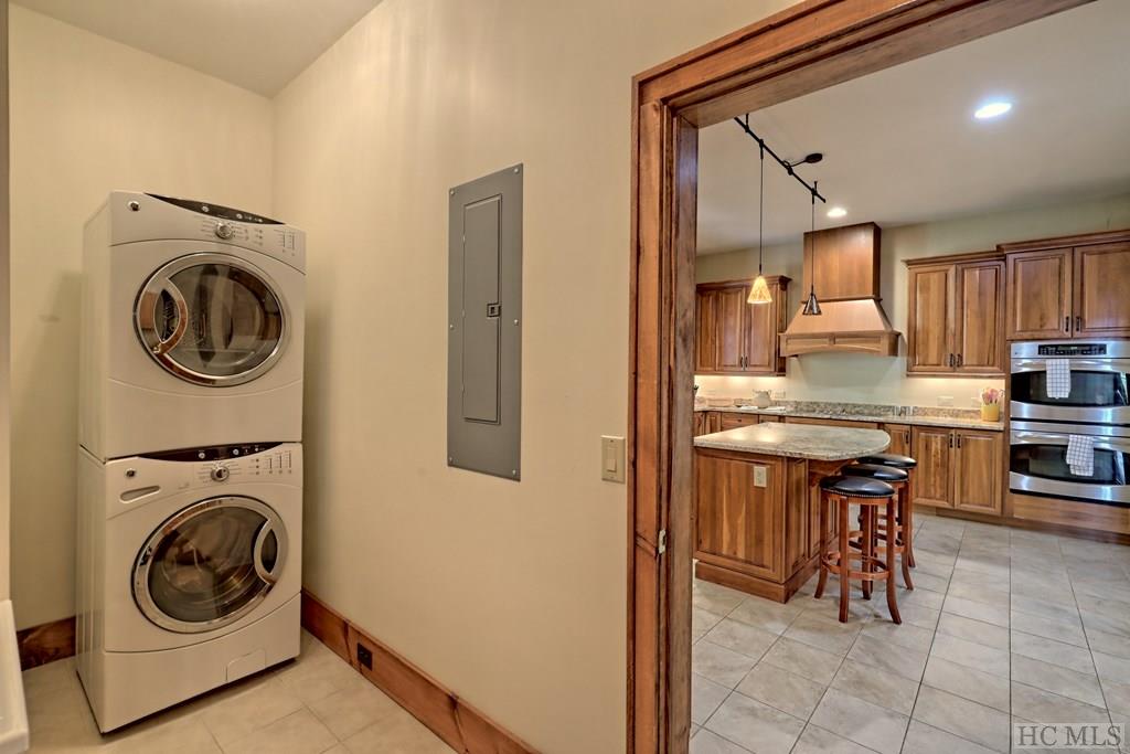 310 Eagle Ridge Road Sapphire, NC 28774 - Photo 13 of 48 Gallery Image 13