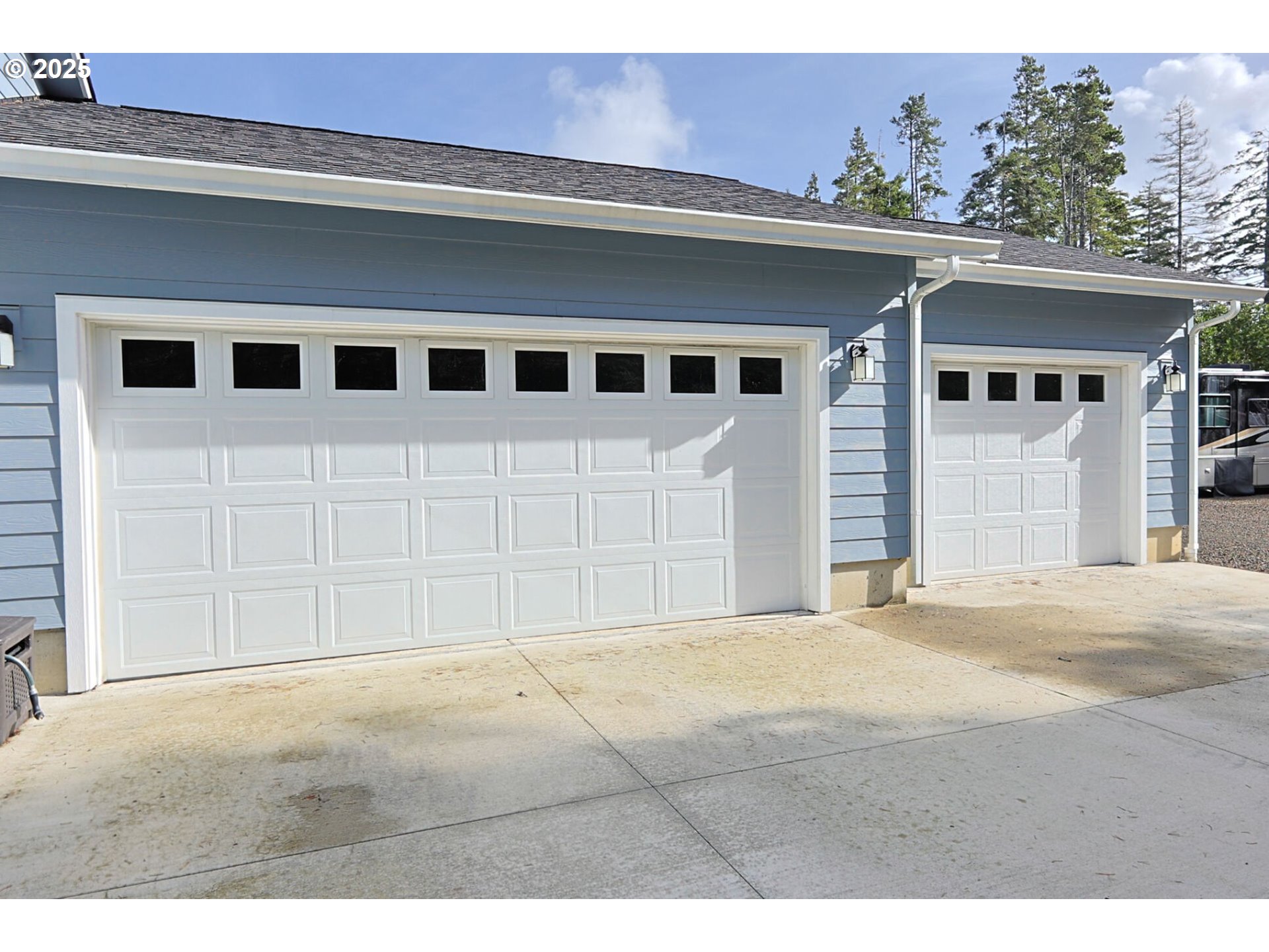 58625 Seven Devils Road Bandon, OR 97411 - Photo 9 of 44 Garage