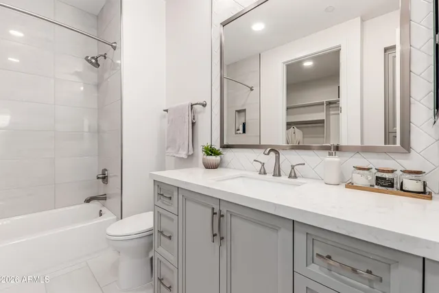 $1,420,000 | 5250 East Deer Valley Drive, Unit 151, Phoenix, AZ 85054