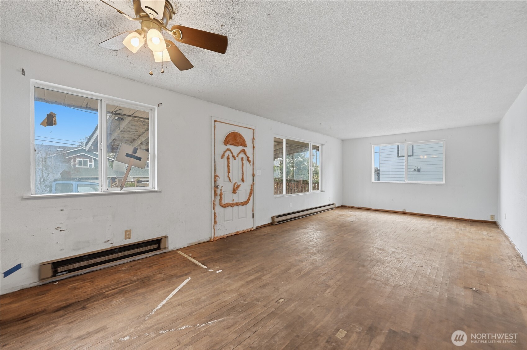 11630 Center Road Everett, WA 98204 - Photo 3 of 17