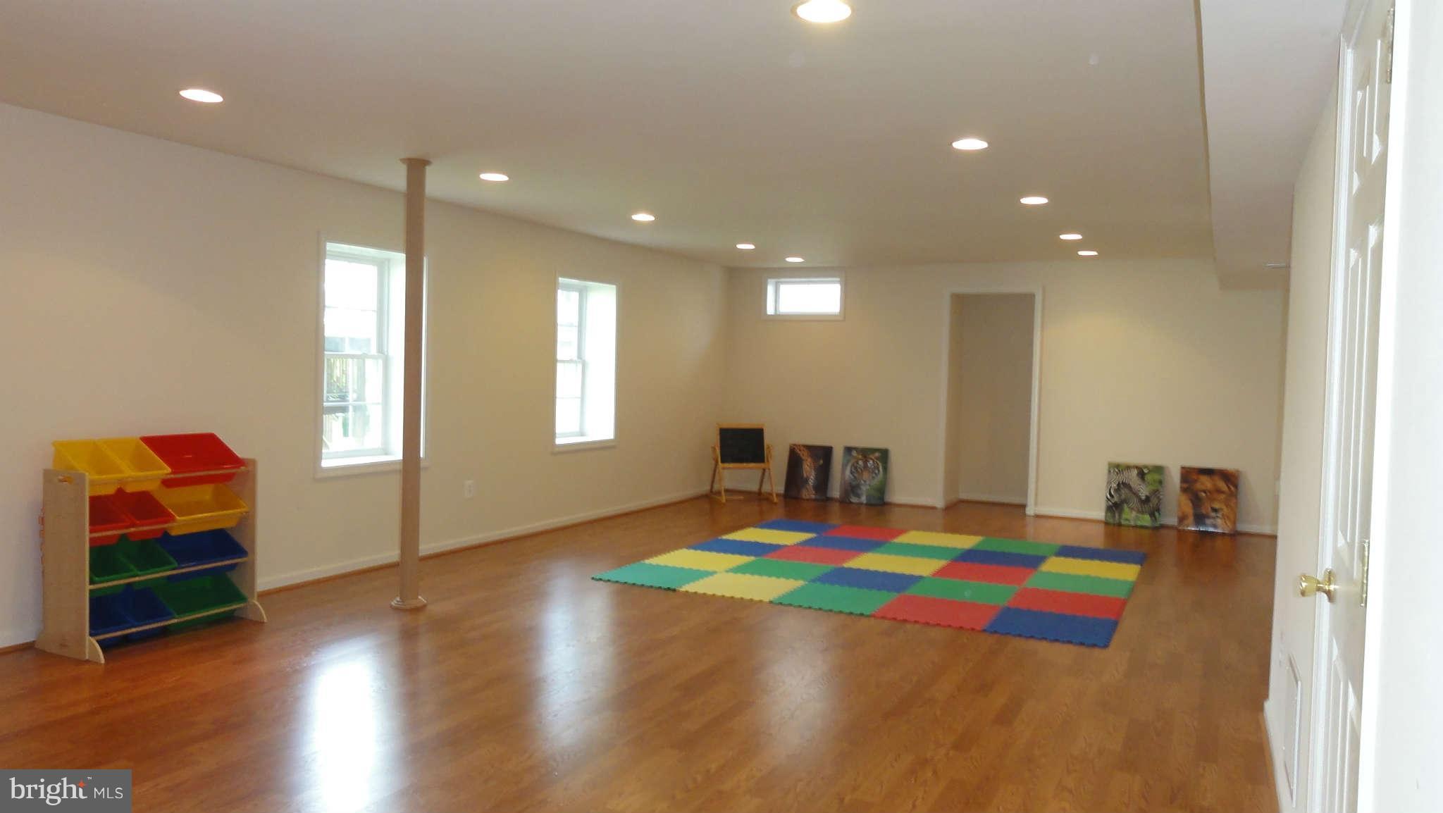 14020 Bromfield Road Germantown, MD 20874 - Photo 6 of 30 Basement recreation room