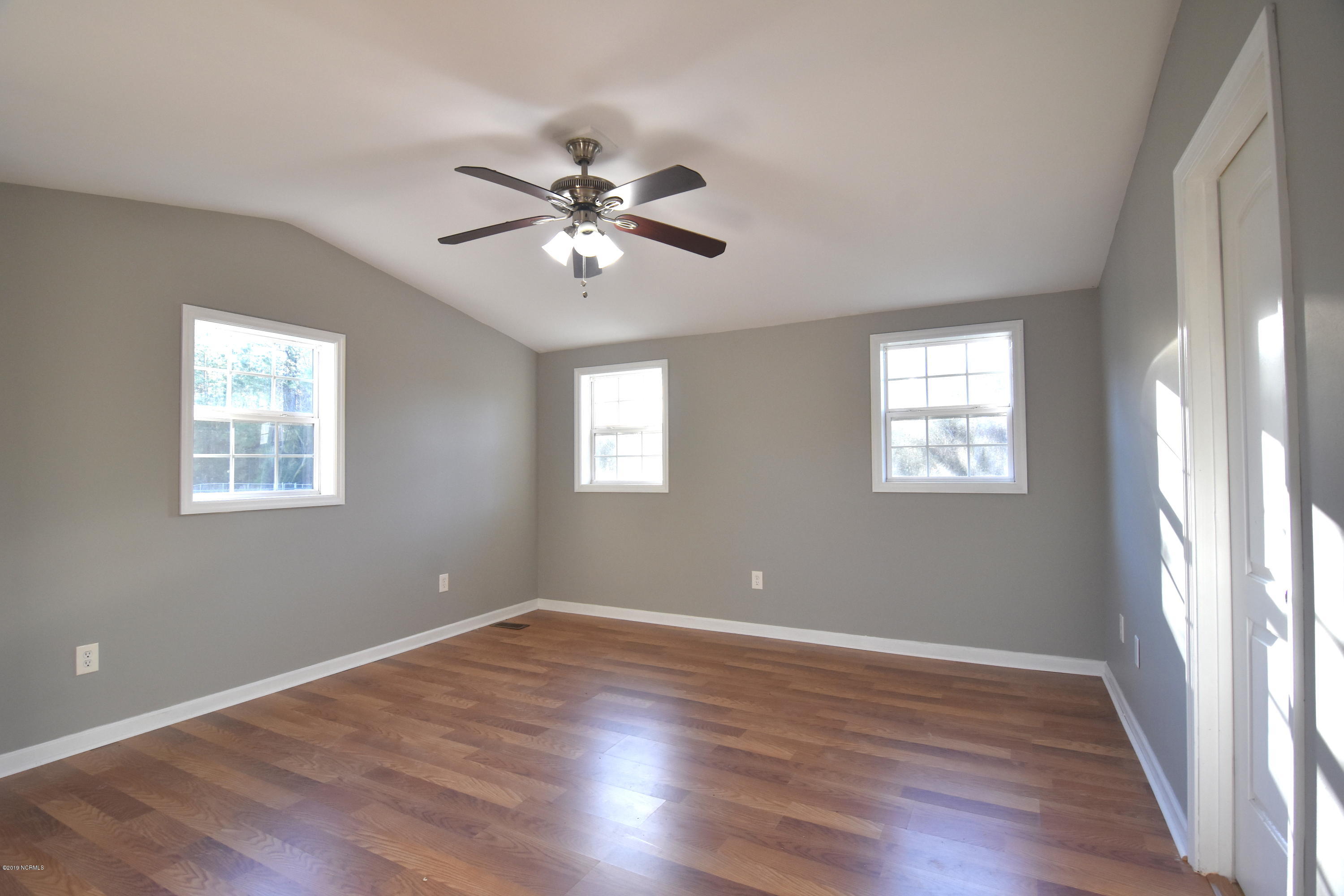 5455 County Line Road New Bern, NC 28562 - Photo 4 of 39 Bedroom