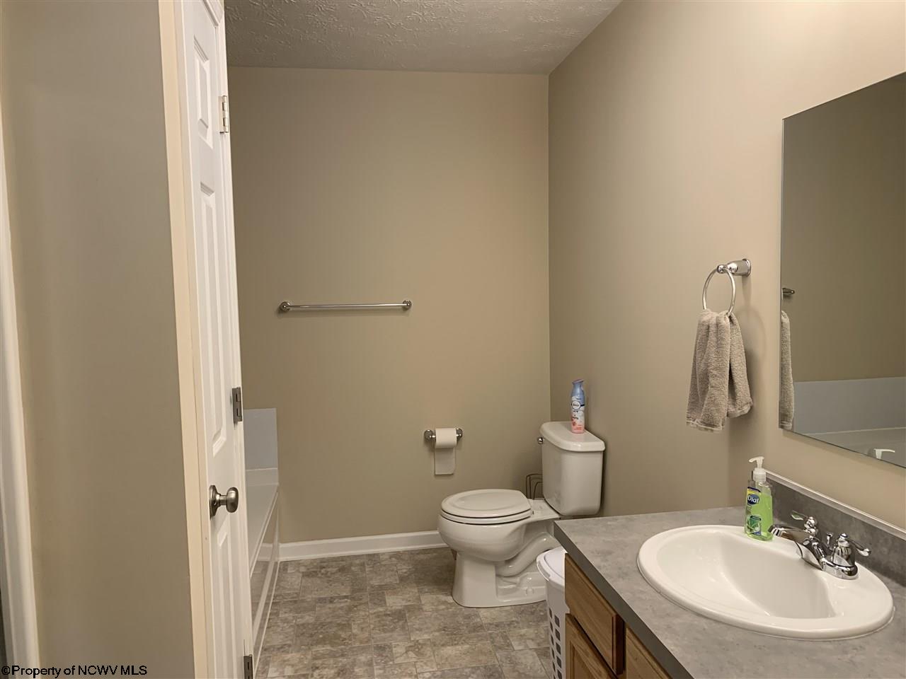 312 Sunrise Ridge Drive Reedsville, WV 26547 - Photo 7 of 20 Gallery Image 7