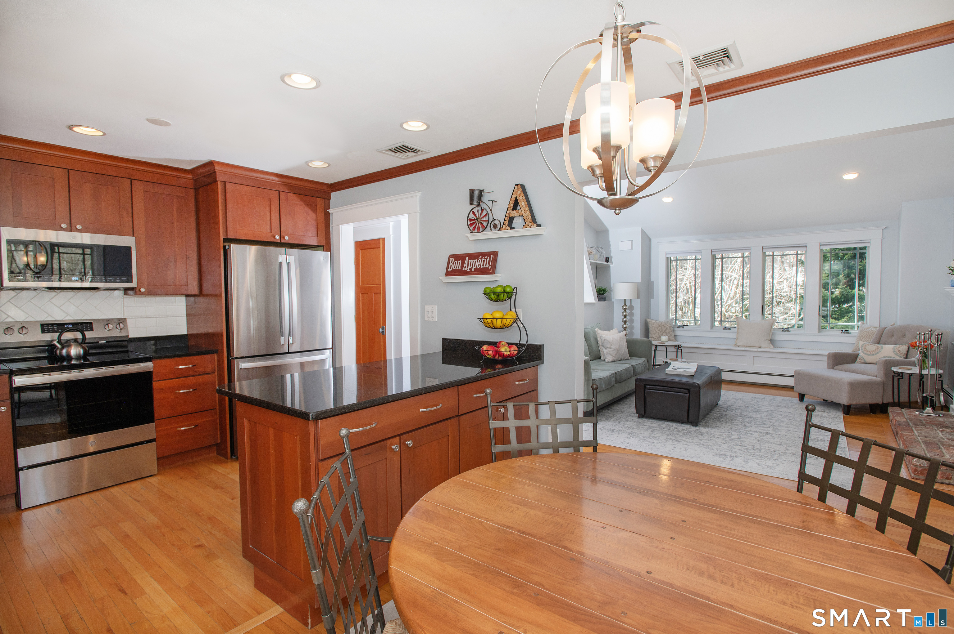 61 Ashbee Lane Ridgefield, CT 06877 - Photo 8 of 33