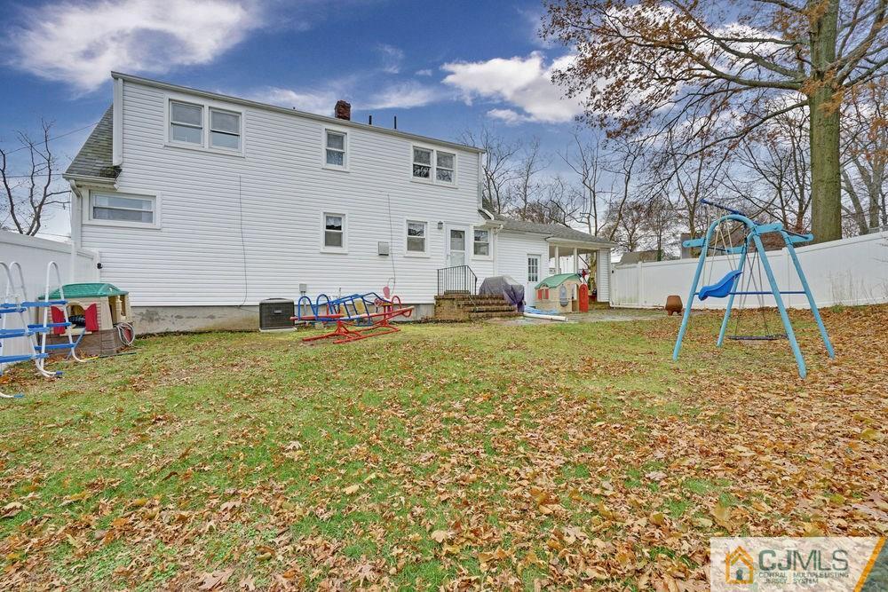 38 Montview Road Edison, NJ 08837 - Photo 21 of 25 a view of back yard of the house