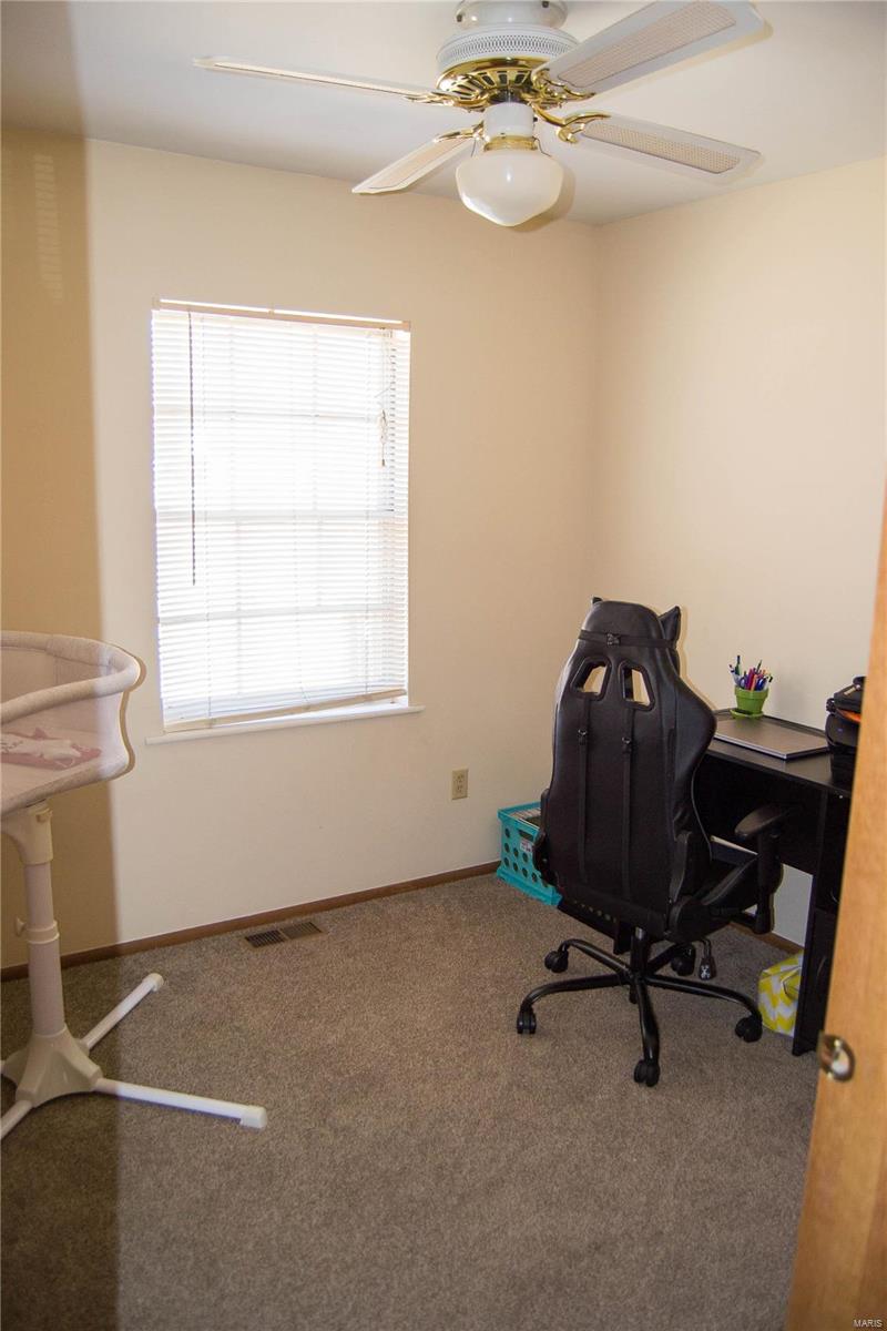 229 Pine Ridge Drive Godfrey, IL 62035 - Photo 13 of 21 Gallery Image 13
