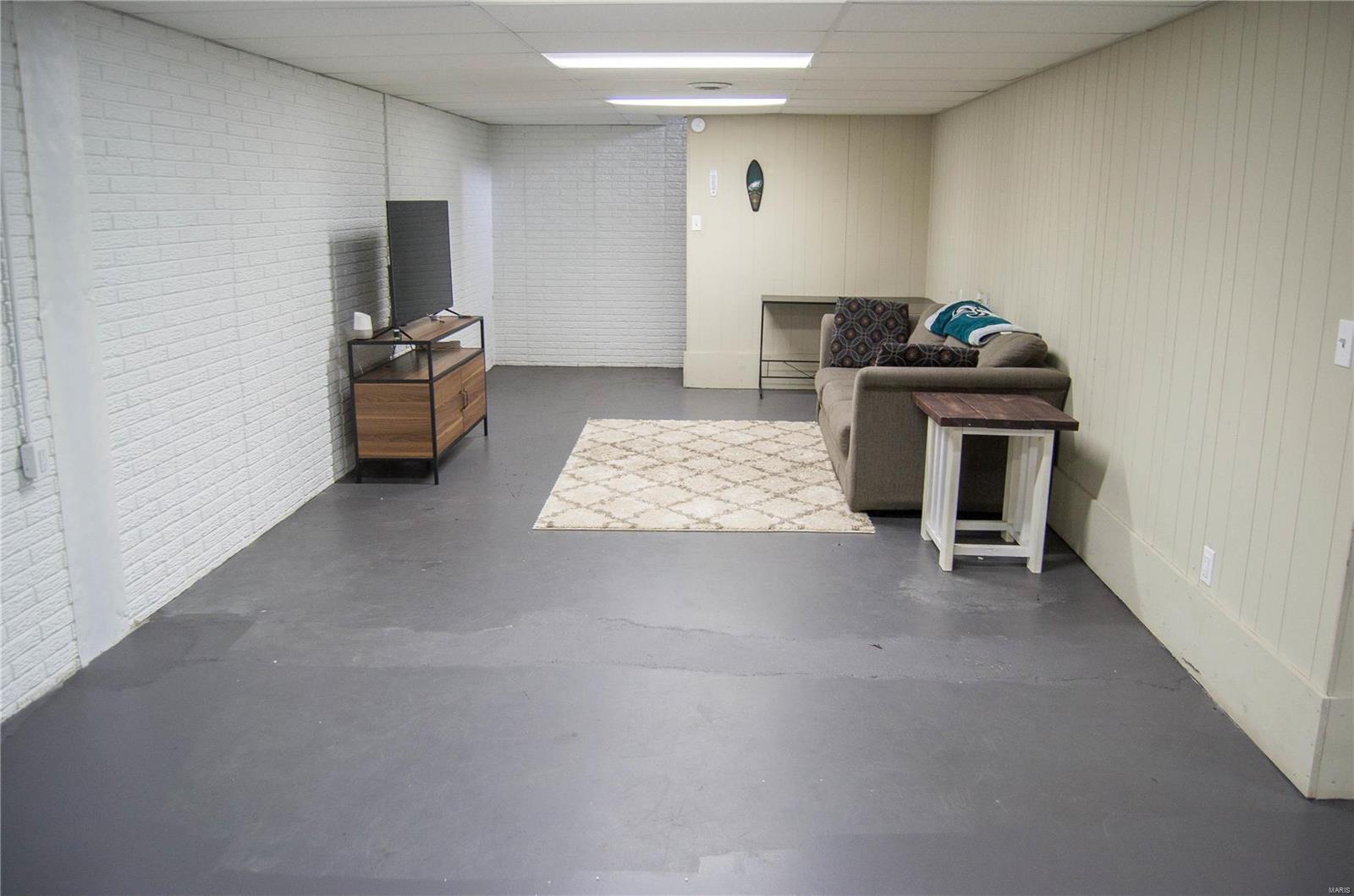 229 Pine Ridge Drive Godfrey, IL 62035 - Photo 20 of 21 Gallery Image 20