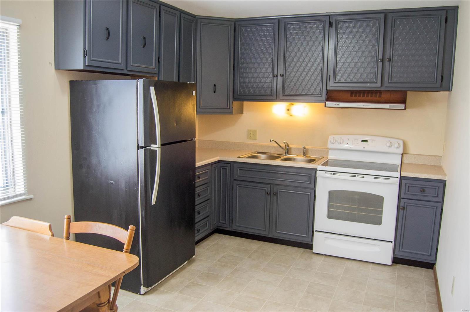 229 Pine Ridge Drive Godfrey, IL 62035 - Photo 7 of 21 Gallery Image 7