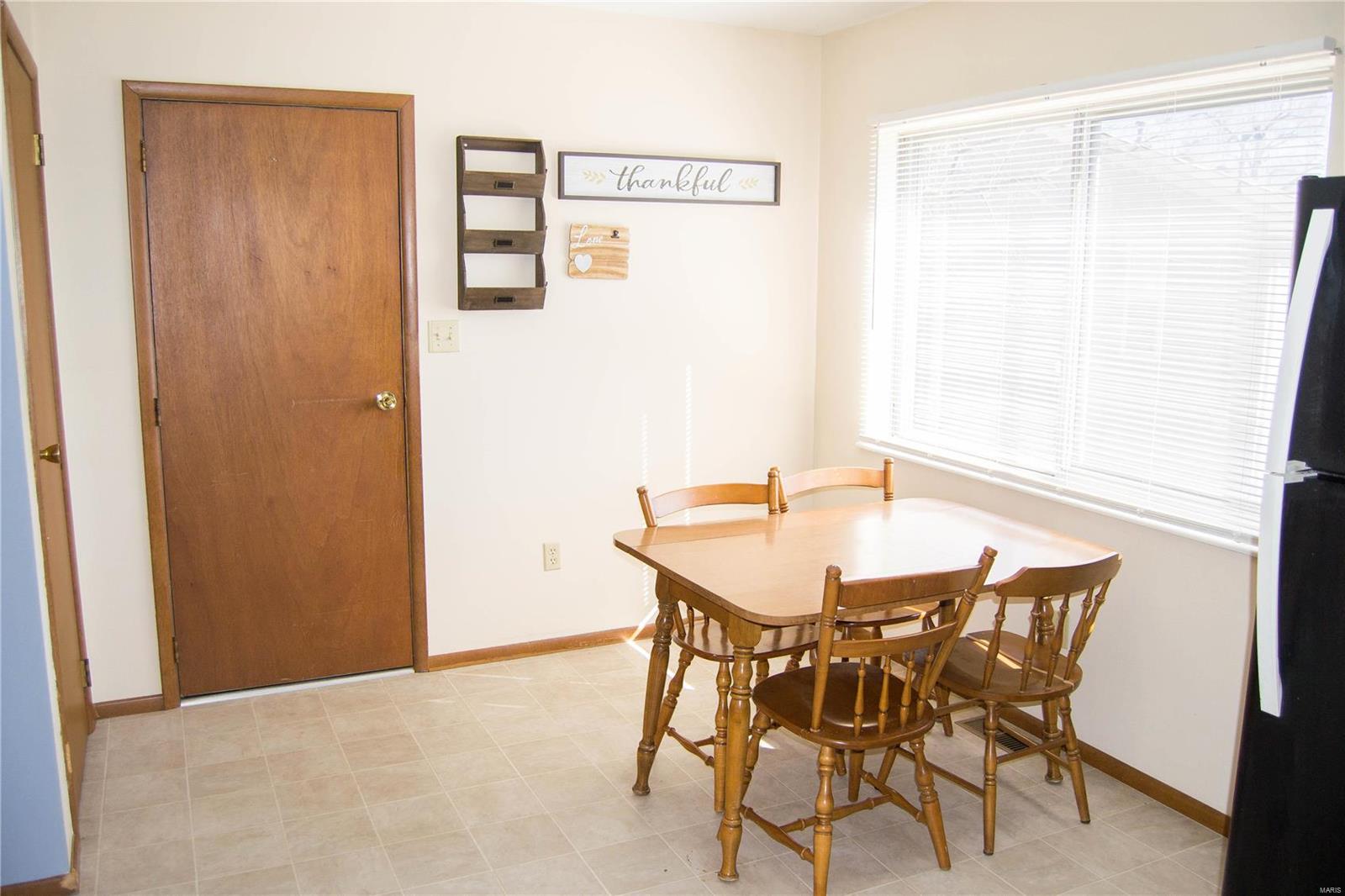 229 Pine Ridge Drive Godfrey, IL 62035 - Photo 8 of 21 Gallery Image 8