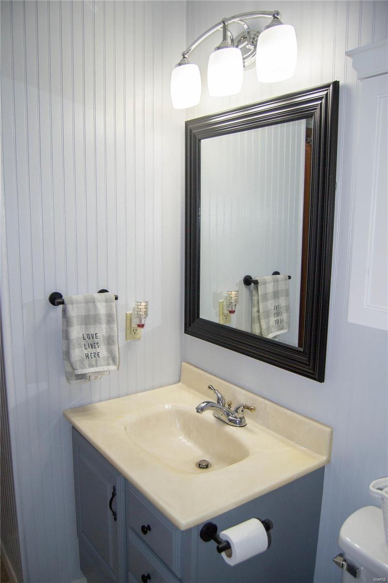 229 Pine Ridge Drive Godfrey, IL 62035 - Photo 9 of 21 Gallery Image 9