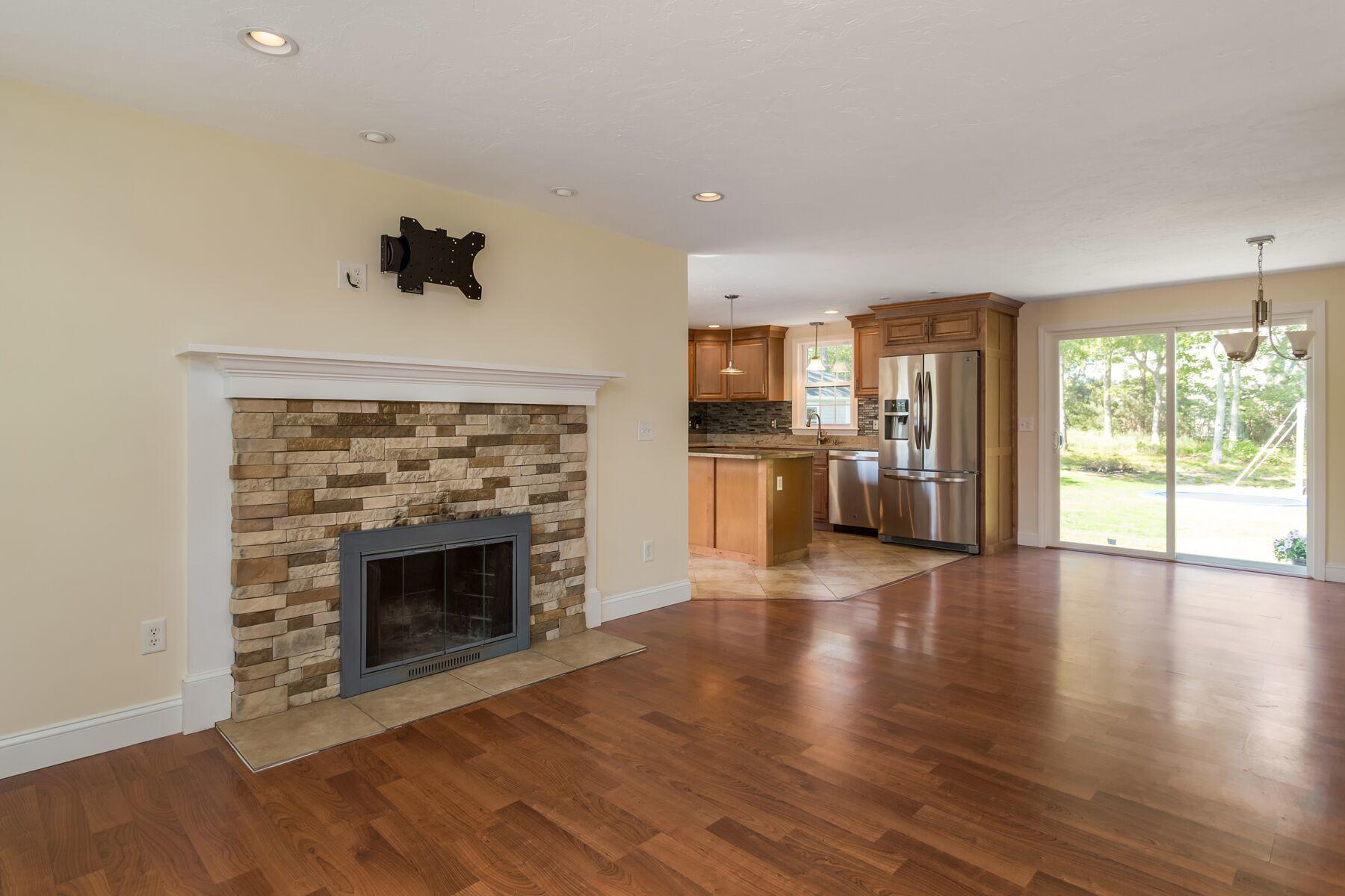 910 Queen Anne Road Harwich, MA 02645 - Photo 9 of 27 9