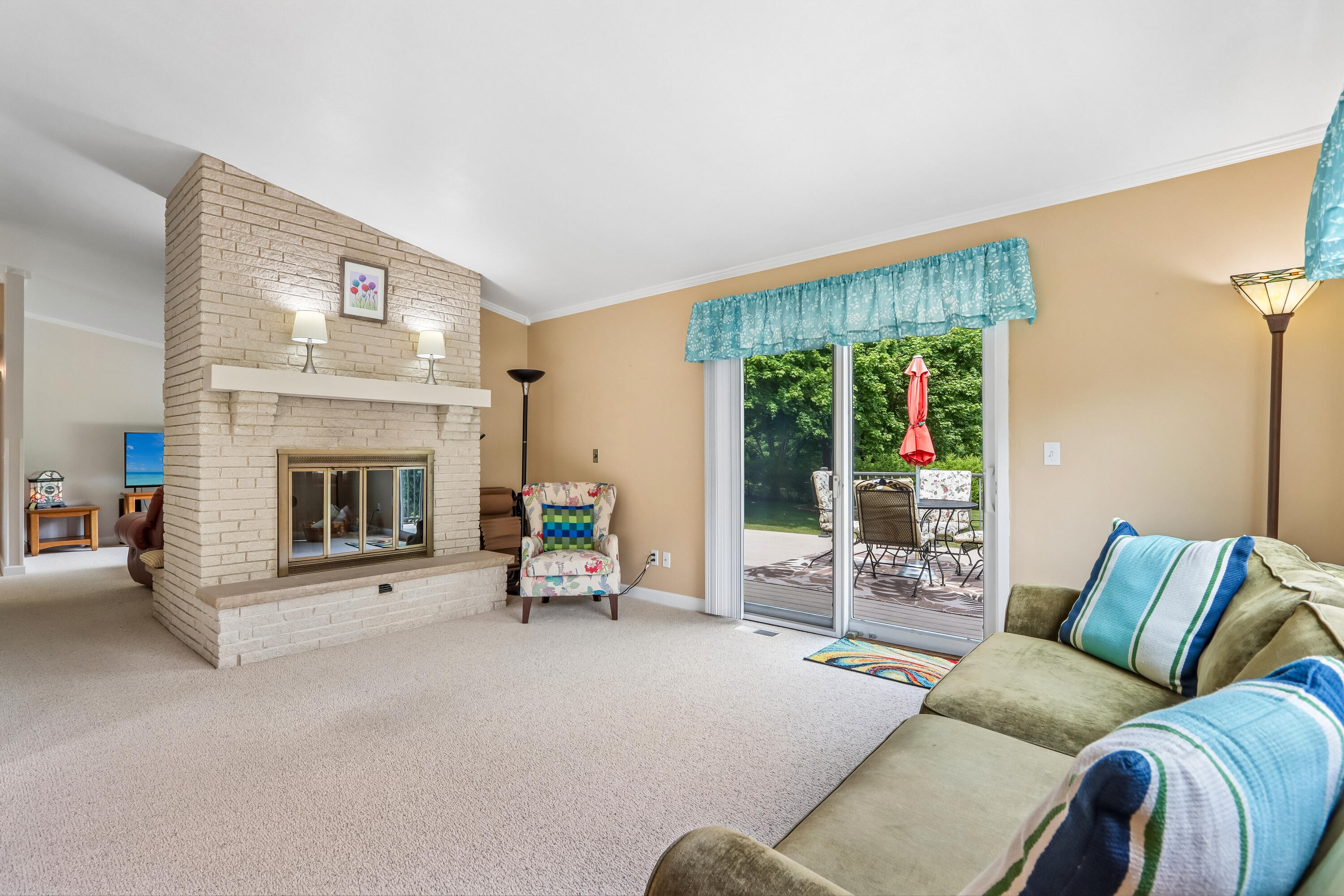 804 Lochtyn Ridge Wales, WI 53183 - Photo 13 of 58 Family Room
