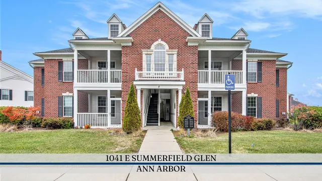 $279,900 | 1041 East Summerfield Glen Circle, Ann Arbor, MI 48103