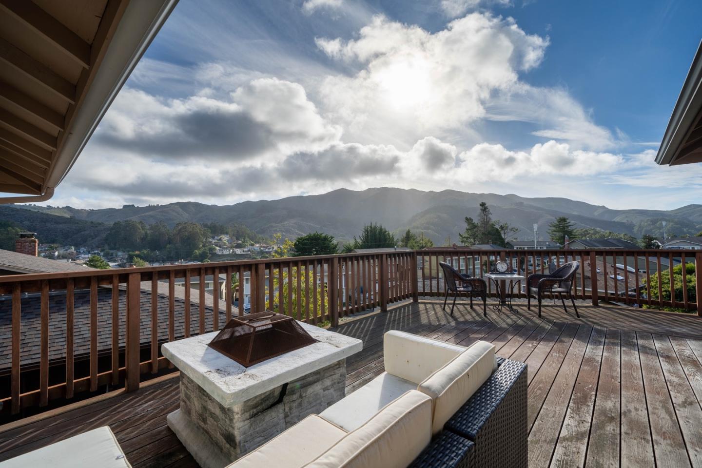 1067 Park Pacifica Avenue Pacifica, CA 94044 - Photo 22 of 25 a view of a balcony with wooden floor