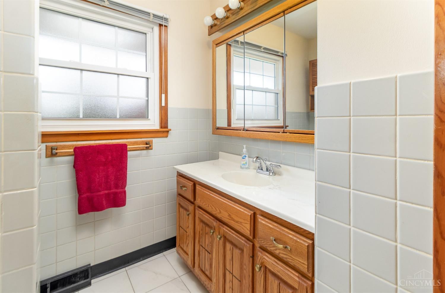 934 Locust Corner Road Cincinnati, OH 45245 - Photo 19 of 22 Gallery Image 19