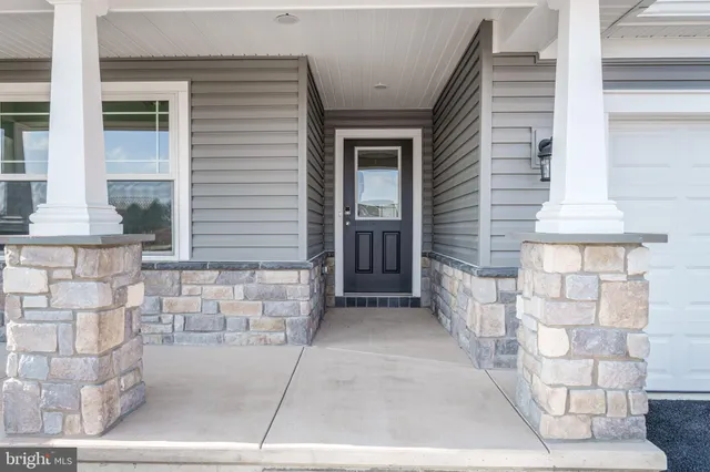 $399,900 | 806 Greenwich Lane, Shippensburg, PA 17257