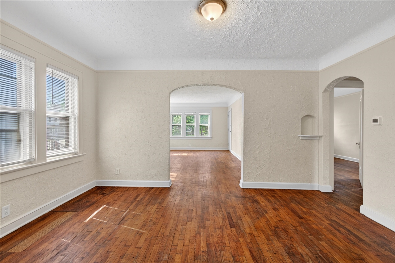 242 West High Street Jackson, MI 49203 - Photo 19 of 41