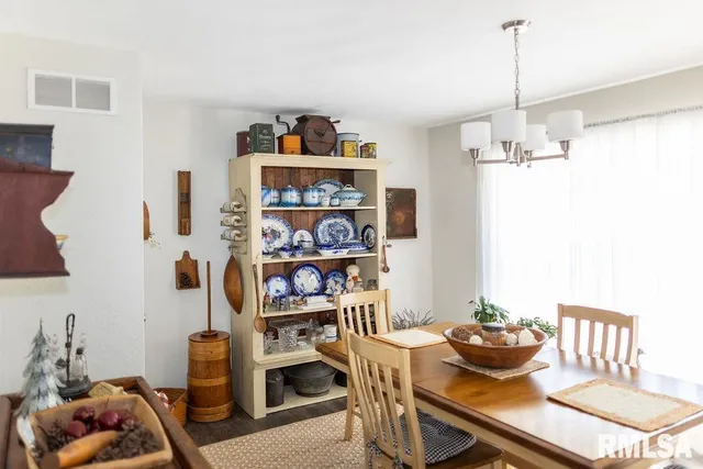 $289,500 | 80 Aspen Drive, Canton, IL 61520