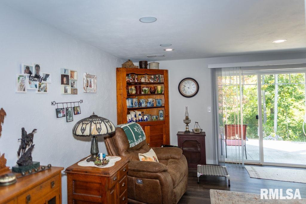 80 Aspen Drive Canton, IL 61520 - Photo 17 of 60