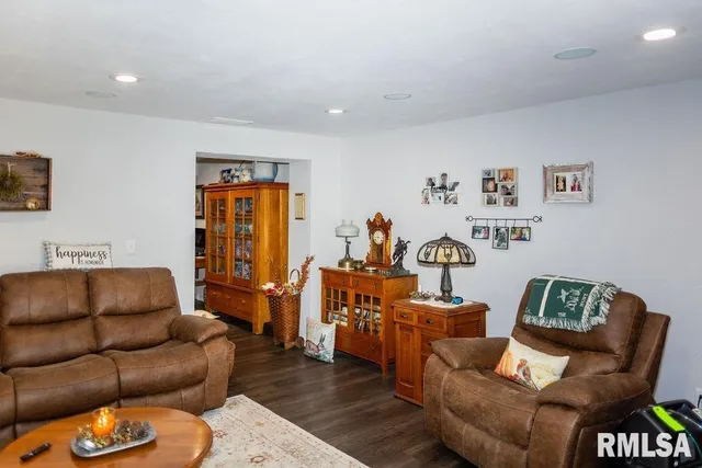 $289,500 | 80 Aspen Drive, Canton, IL 61520